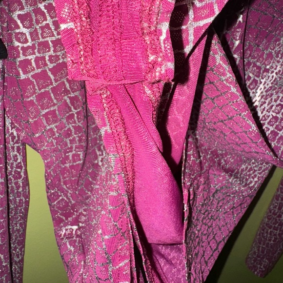 V-Cut Silver & Pink Snake Metallic Long Sleeve Bodysuit - Picture 6 of 7